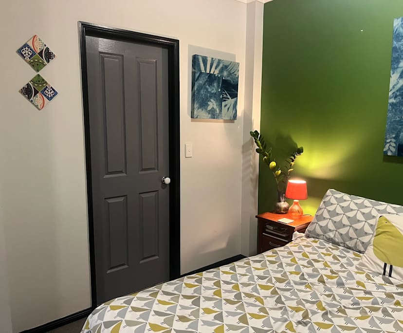 $250, Flatshare, 2 bathrooms, Manunda QLD 4870