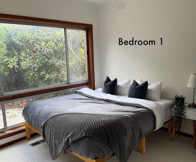 Furnished room in a share house