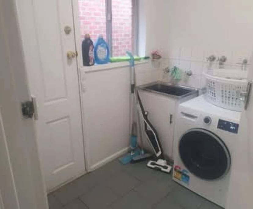 Unfurnished room in a share house