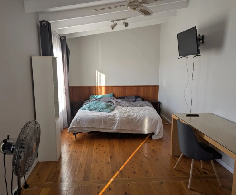 Room in a share house
