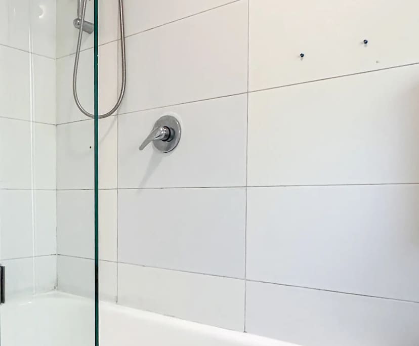 $700, Whole-property, 2 bathrooms, Saint Kilda East VIC 3183