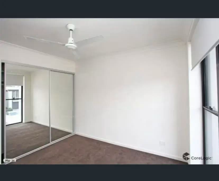 Unfurnished room in a share house