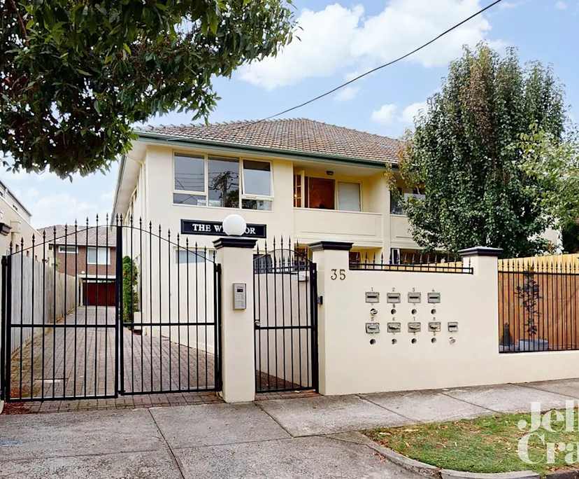 Whole property with 2 rooms for rent