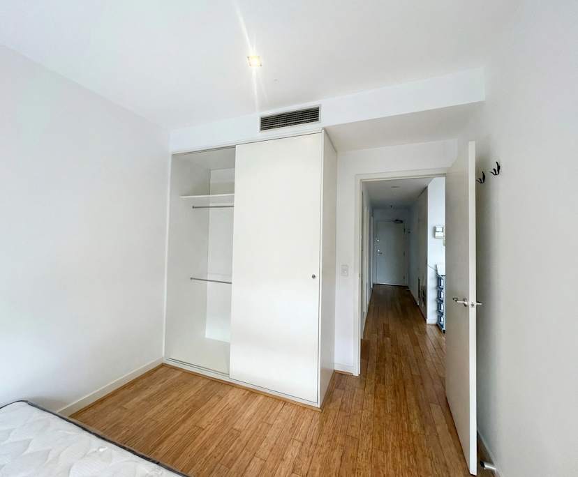 $730, Whole-property, 2 bathrooms, Melbourne VIC 3000