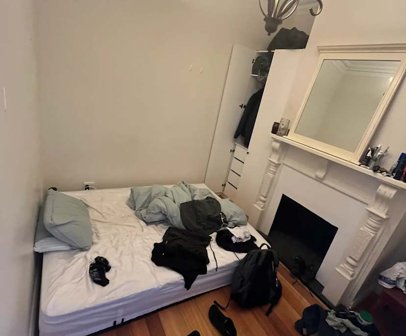 Room in a share house