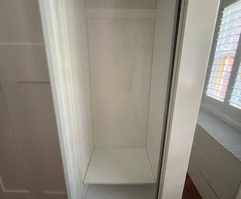 Unfurnished room in a flatshare