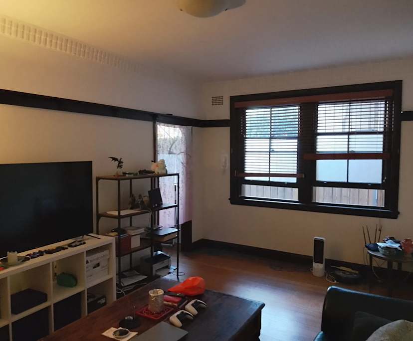 Unfurnished room in a flatshare