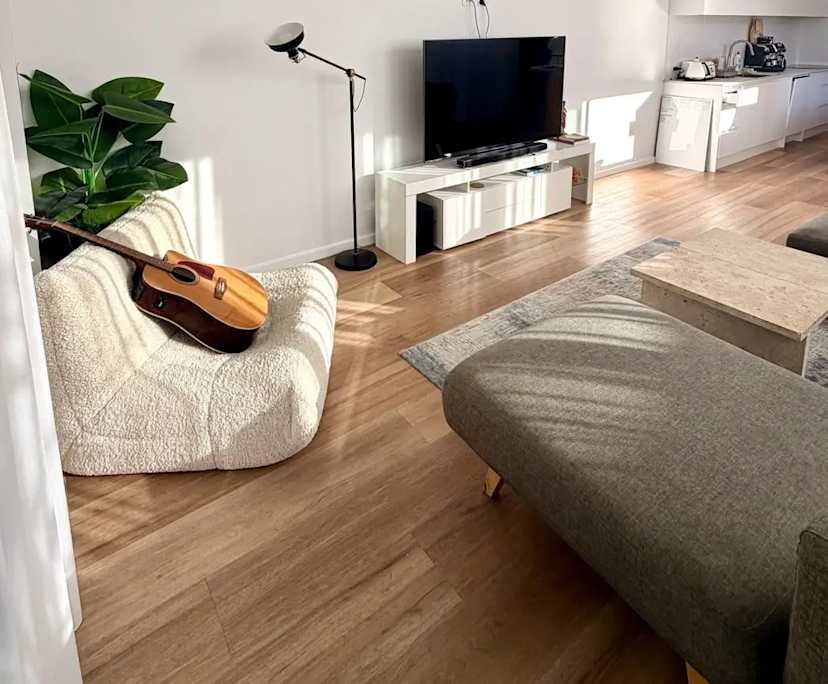 Room in a share house