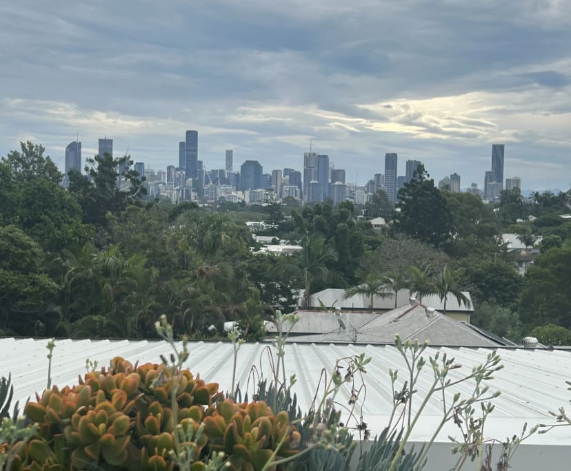 $350, Flatshare, 2 bathrooms, Norman Park QLD 4170