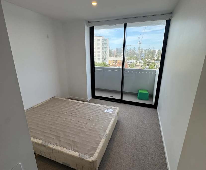 Unfurnished room with own bathroom
