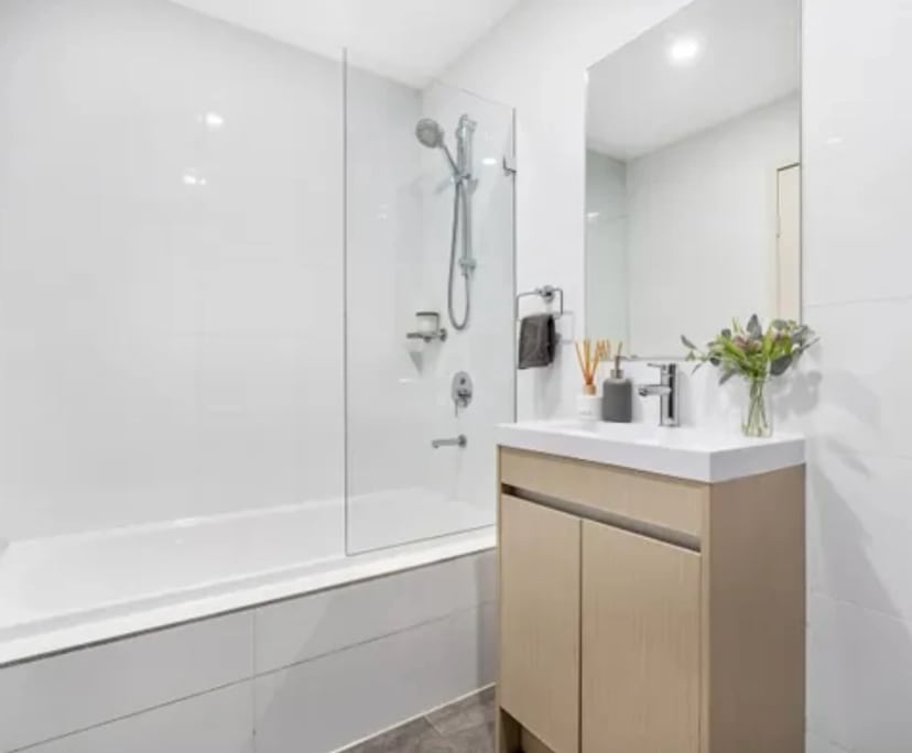 Furnished room in a flatshare