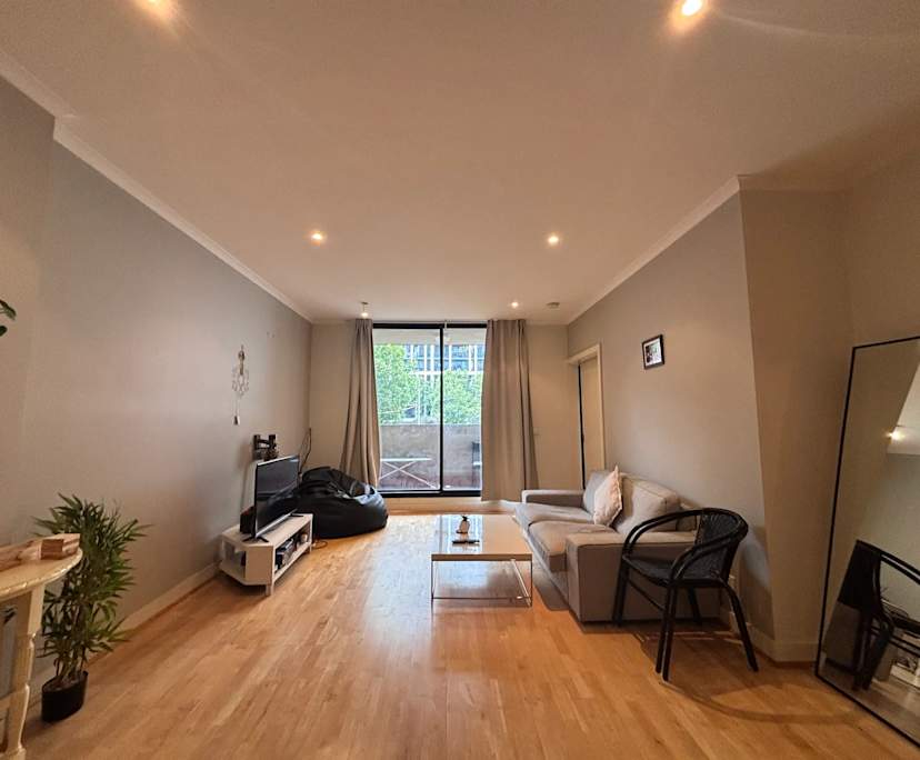 Furnished room in a flatshare