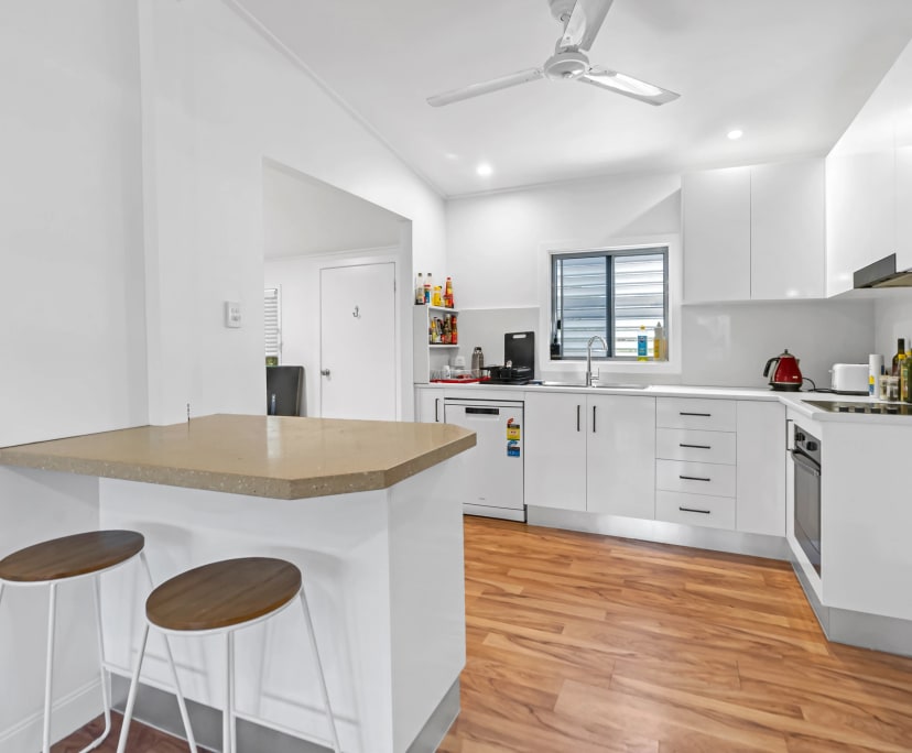 $300-325, Share-house, 2 rooms, Westcourt QLD 4870, Westcourt QLD 4870