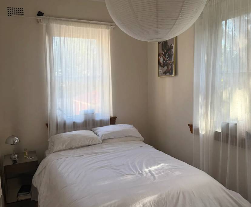 Furnished room in a flatshare