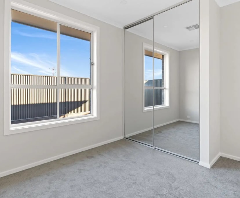 Unfurnished room in a share house