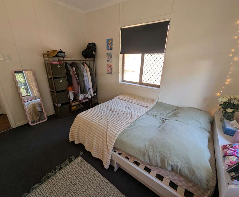 Room in a share house