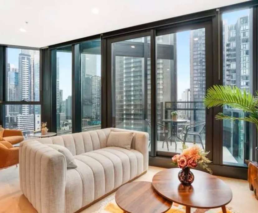 Furnished room with ensuite in a flatshare