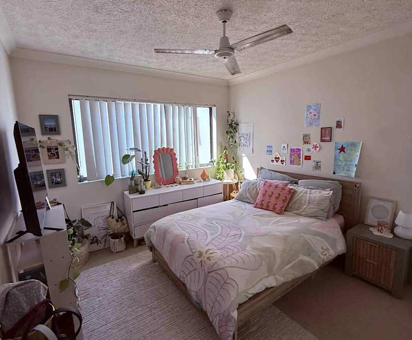 Unfurnished room with own bathroom