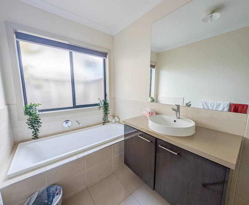 $196, Share-house, 5 bathrooms, South Morang VIC 3752