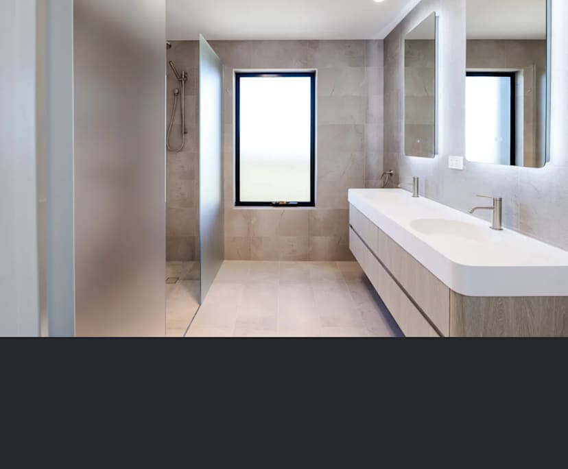 $970, Whole-property, 3 bathrooms, Hope Island QLD 4212