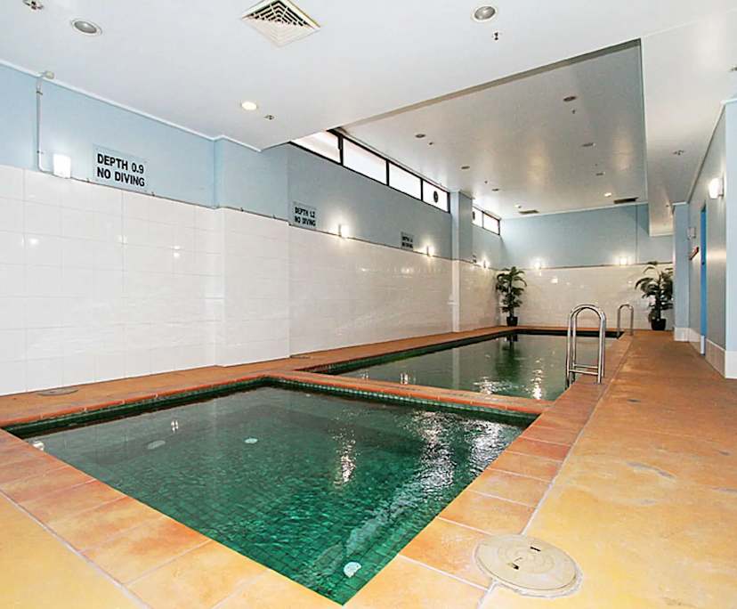 $1,450, Whole-property, 3 bathrooms, Melbourne VIC 3000