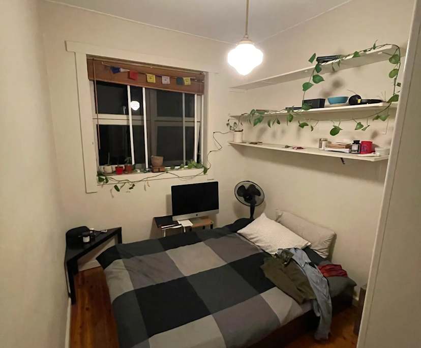 Unfurnished room in a share house