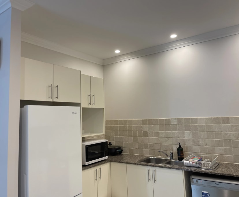 $350, Flatshare, 3 bathrooms, Cannonvale QLD 4802