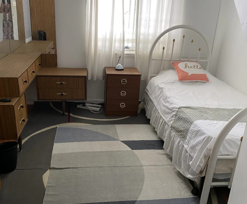 2 Rooms for Rent in Dutton Park, Brisbane 180190...