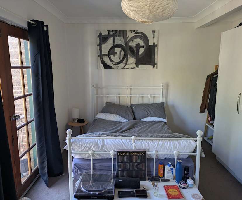 Room in a share house
