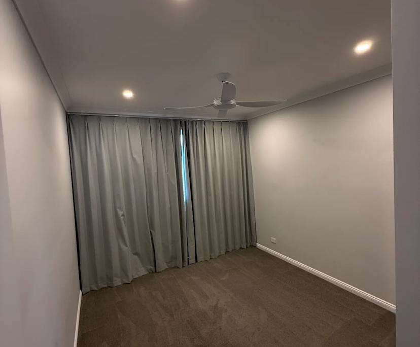 $350, Share-house, 4 bathrooms, Kenmore QLD 4069