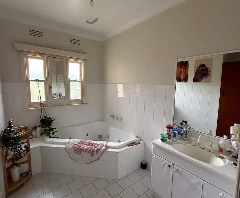Unfurnished room in a share house