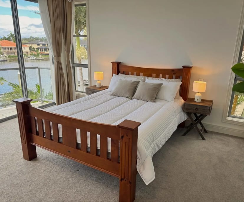 $800, Share-house, 6 bathrooms, Benowa QLD 4217