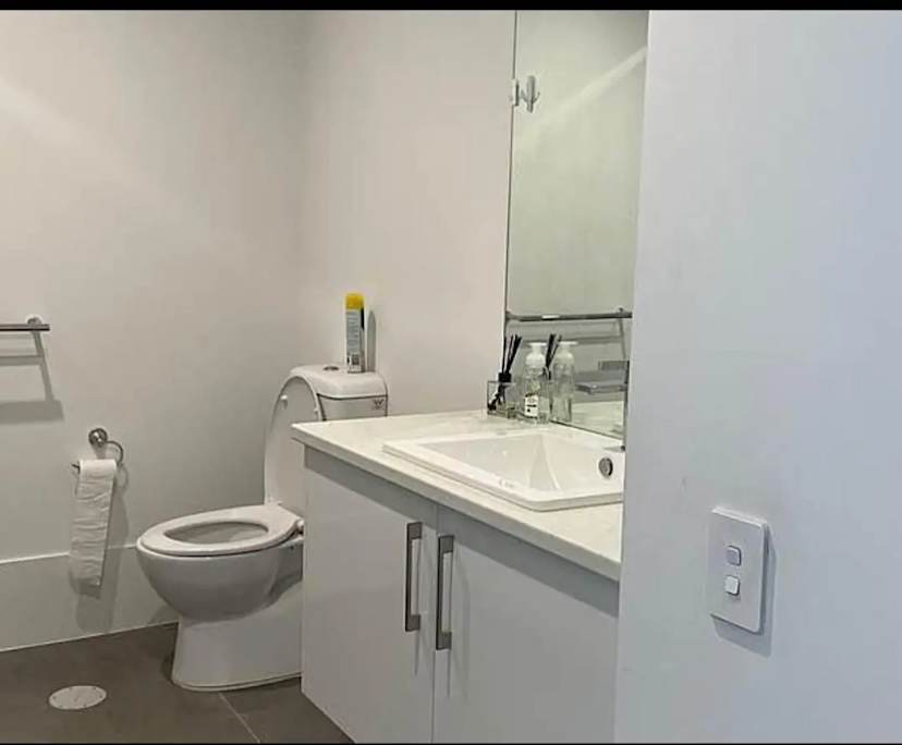 Room with ensuite in a flatshare