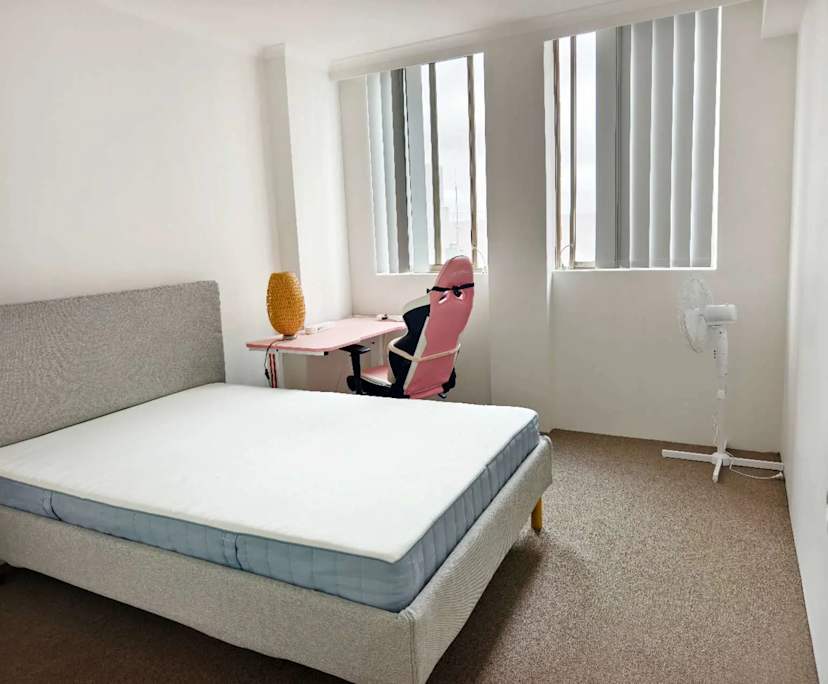 Furnished room in a flatshare