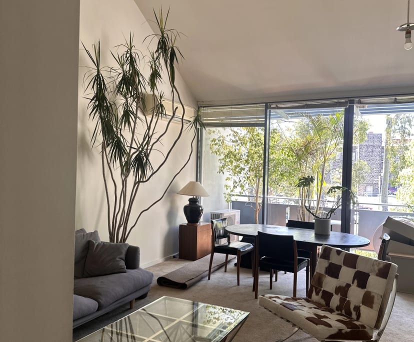Furnished room in a flatshare