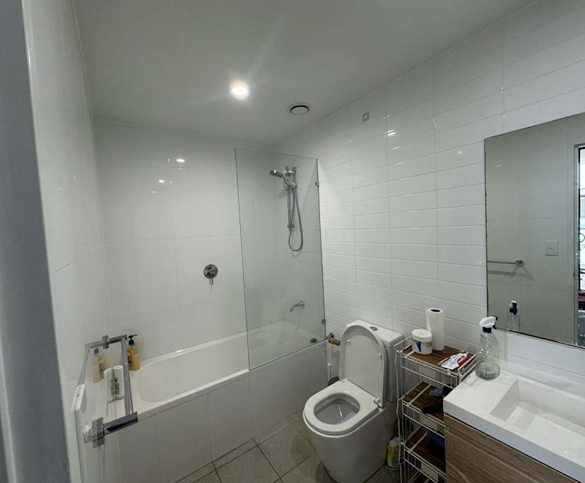 Furnished room with ensuite in a flatshare