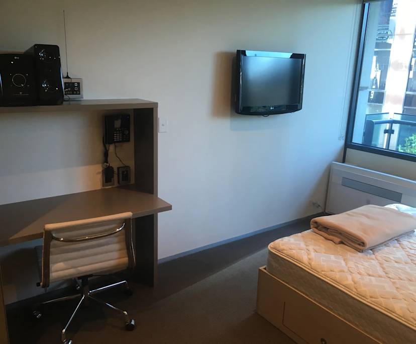$480, 1-bed, 1 bathroom, Melbourne VIC 3000