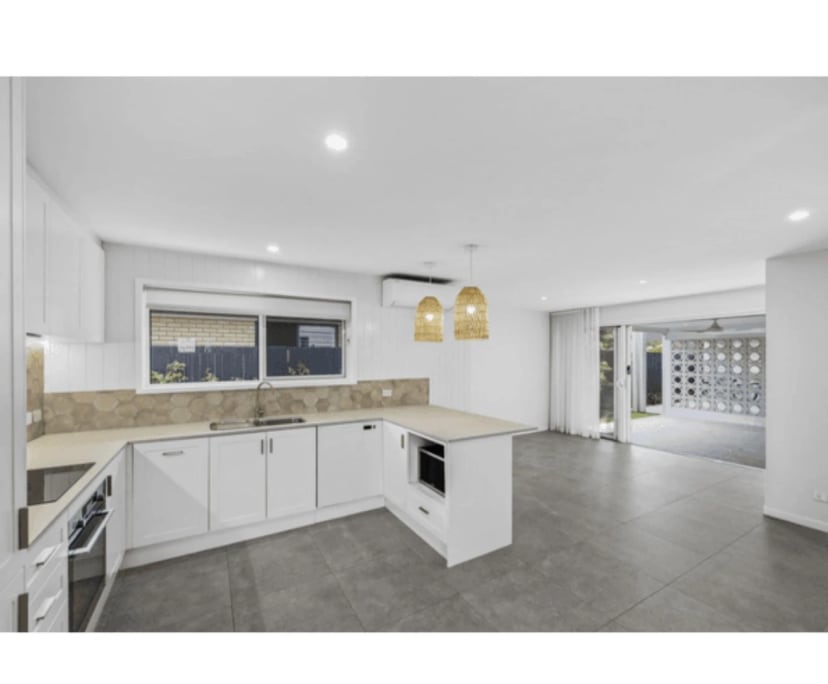 $370, Flatshare, 3 bathrooms, Palm Beach QLD 4221