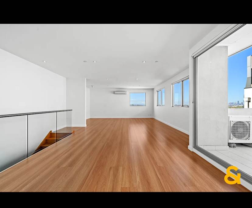 Room in a share house