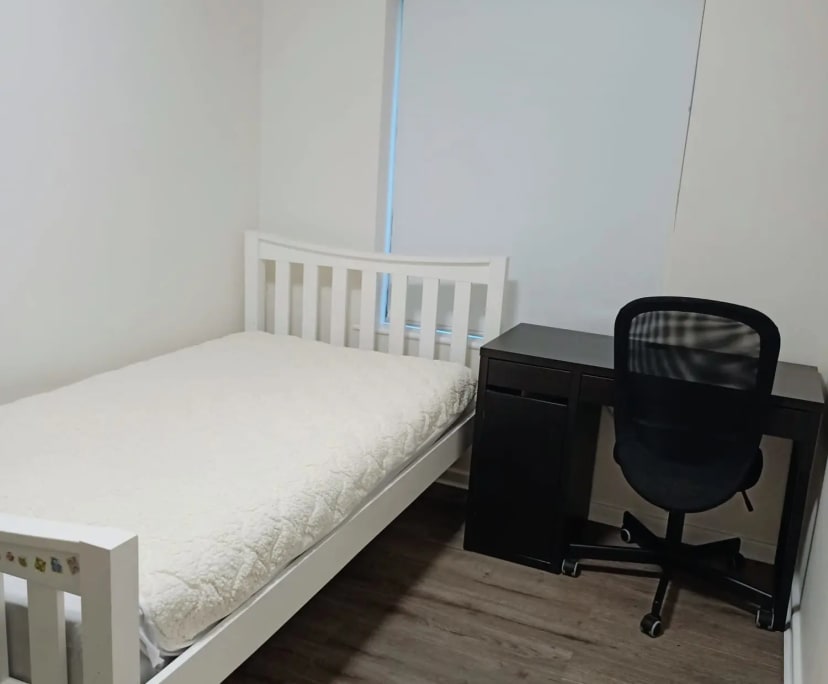 Furnished room in a flatshare