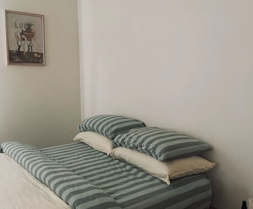 Room in a share house