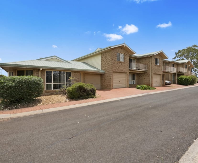 $125, Student-accommodation, 4 bathrooms, Darling Heights QLD 4350