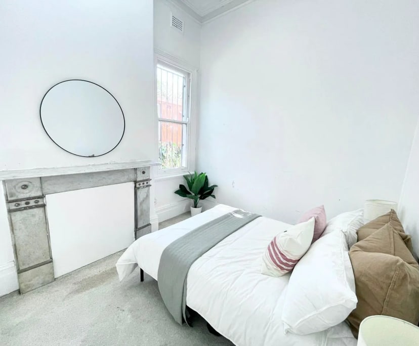 Room in a share house