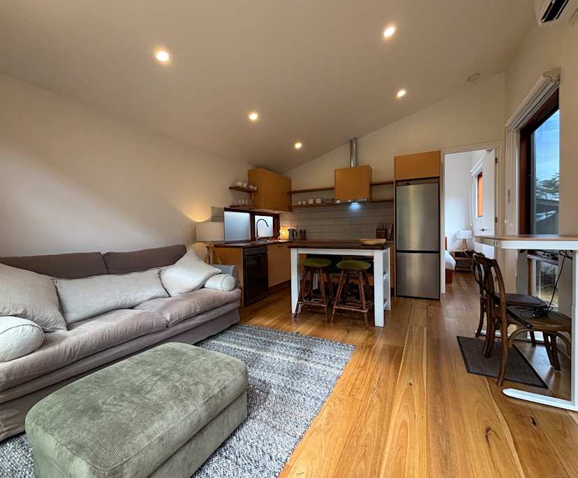 Furnished room studio flat for rent