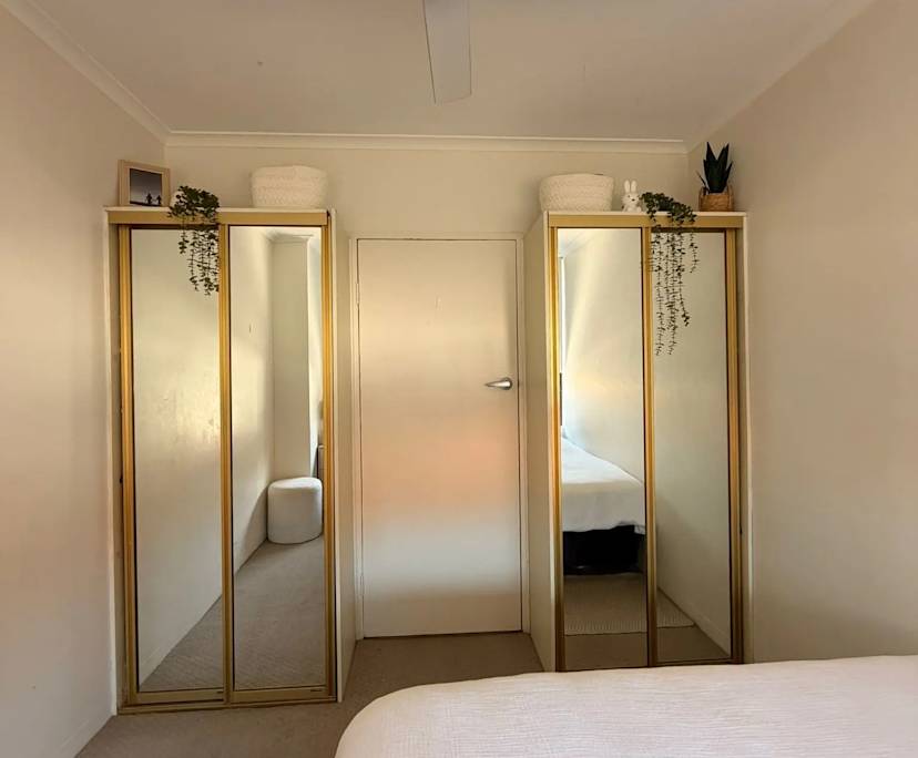 Furnished room in a flatshare