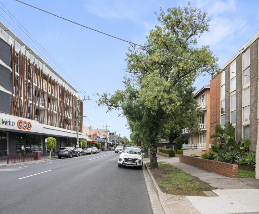 $855, Whole-property, 2 bathrooms, Saint Kilda East VIC 3183