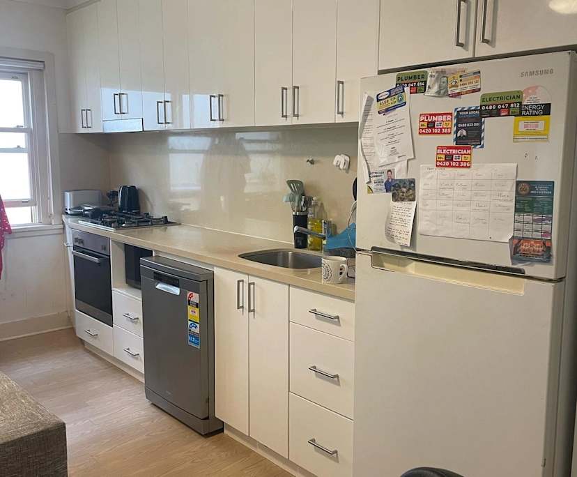 Furnished room in a flatshare