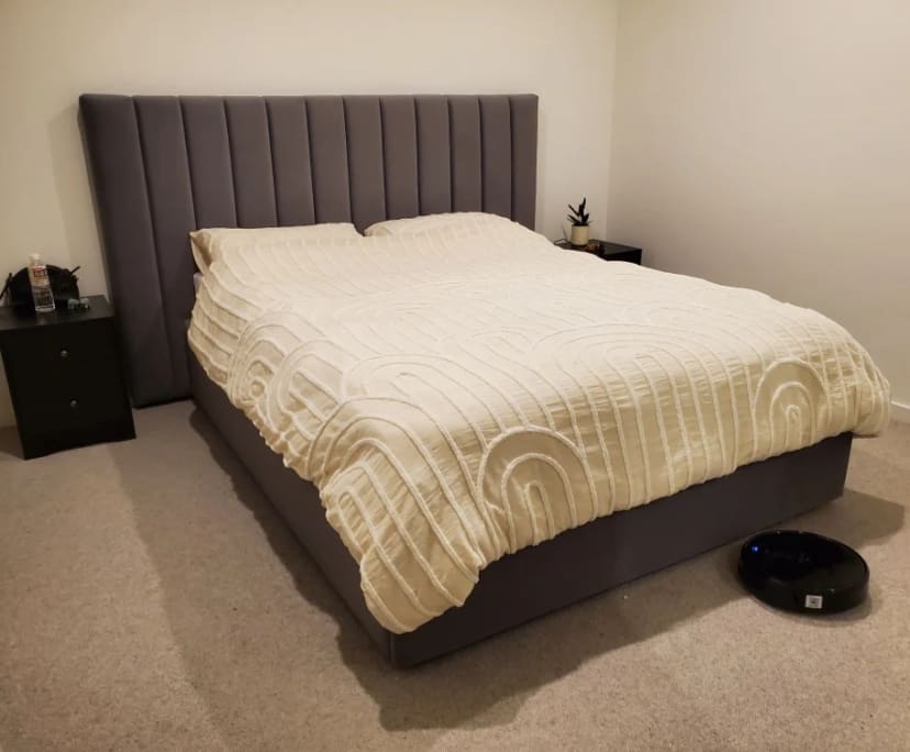 Furnished room with ensuite in a flatshare