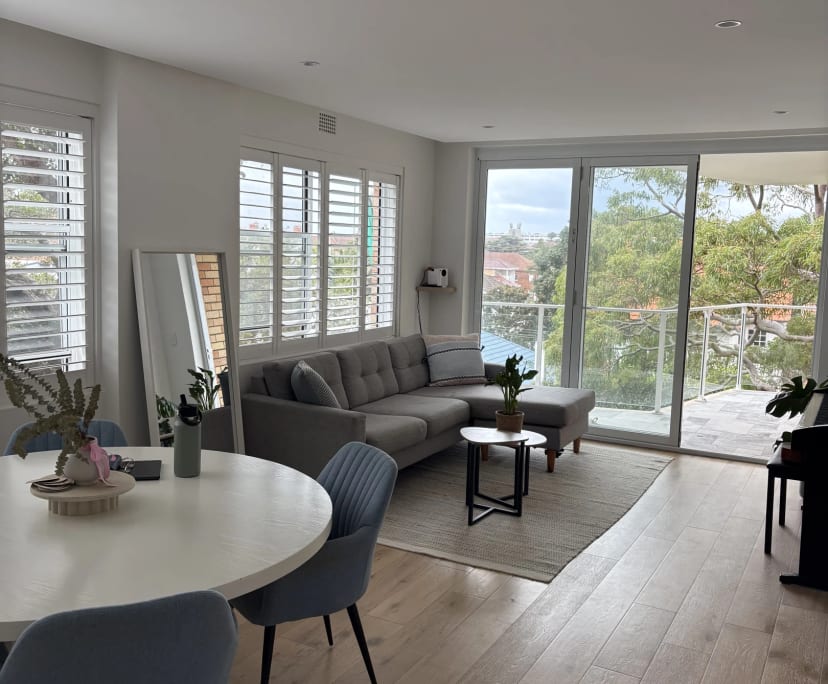 Furnished room in a flatshare