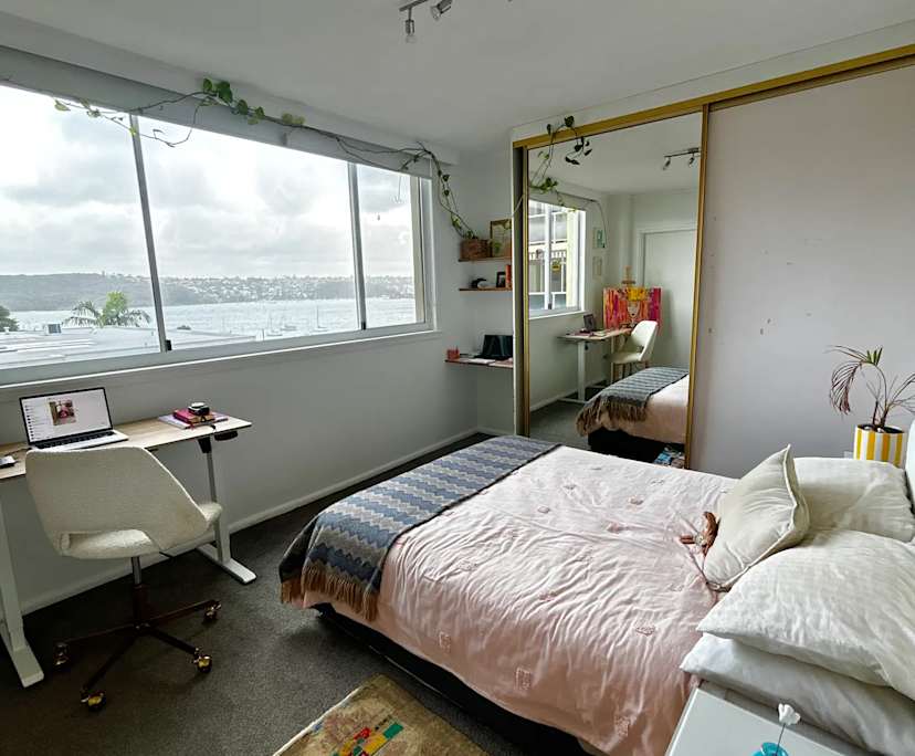Furnished room in a share house